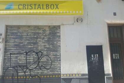 Commercial premise for sale in Tarragona. 