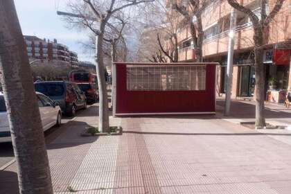 Commercial premise for sale in Tarragona. 