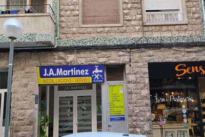 Commercial premise for sale in Tarragona. 