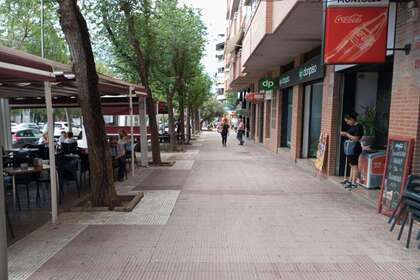 Commercial premise for sale in Tarragona. 