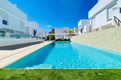 House for sale in Pilar de la Horadada, Alicante. 