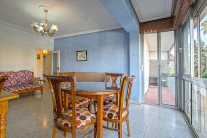 Flat for sale in Sevilla. 