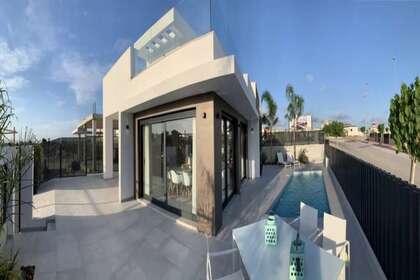 House for sale in Daya Nueva, Alicante. 