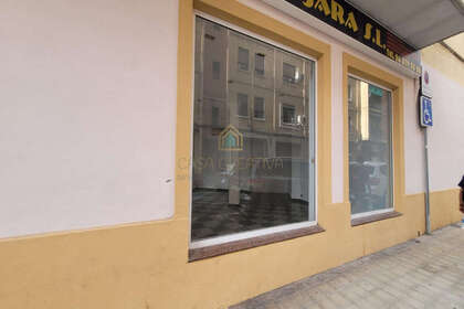 Commercial premise for sale in Mislata, Valencia. 