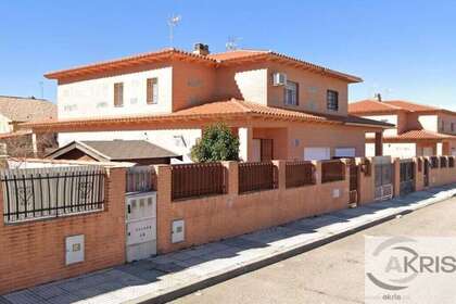 House for sale in Aranjuez, Madrid. 