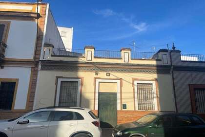 House for sale in Sevilla. 