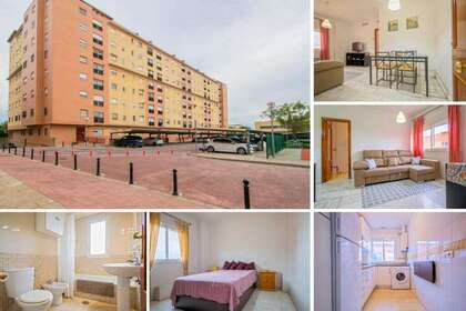 Flat for sale in Sevilla. 