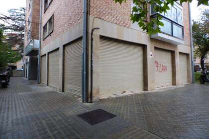 Commercial premise for sale in Manresa, Barcelona. 