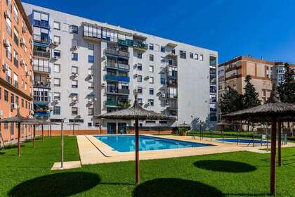 Flat for sale in Sevilla. 