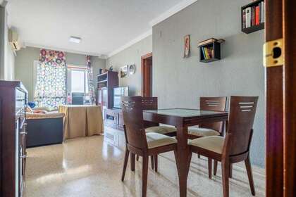 Flat for sale in Sevilla. 