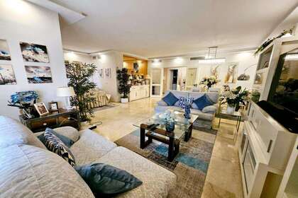 Flat for sale in Sevilla. 