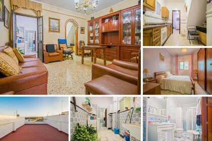 House for sale in Sevilla. 