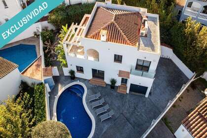 House for sale in Empuriabrava, Girona. 