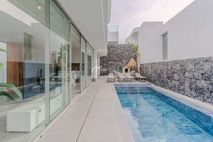 House for sale in Adeje, Santa Cruz de Tenerife, Tenerife. 