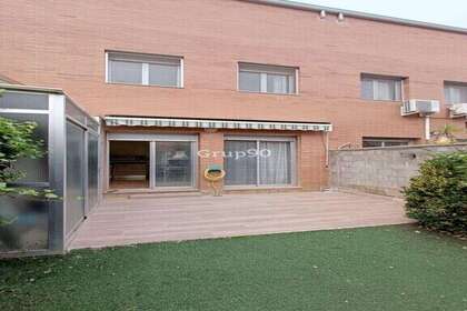 Cluster house for sale in Albatàrrec, Lérida (Lleida). 