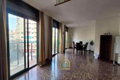 Flat for sale in Valencia. 