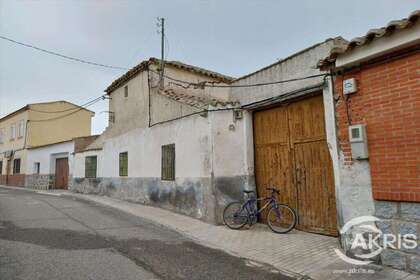 Cluster house for sale in Ajofrín, Toledo. 