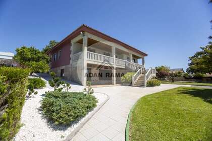 Huizen verkoop in Sanxenxo, Pontevedra. 