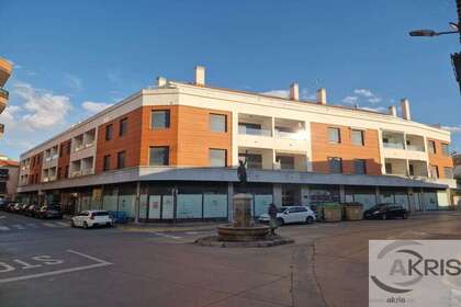 Local comercial venta en Mora, Toledo. 