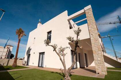 Дом Продажа в Pilar de la Horadada, Alicante. 