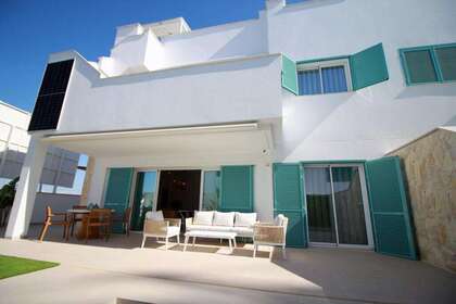 Дом Продажа в Pilar de la Horadada, Alicante. 
