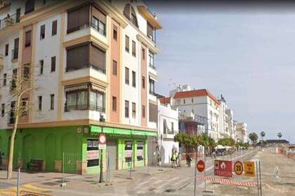 Local comercial venta en Estepona, Málaga. 