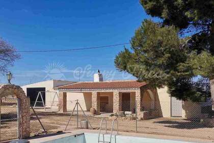 Country house for sale in Yecla, Murcia. 