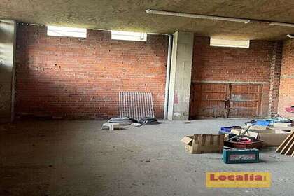 Handelspanden verkoop in Torrelavega, Cantabria. 