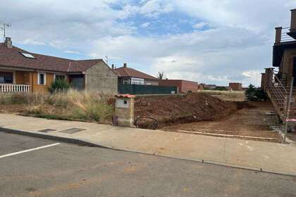 Terreno urbano venda em Santa María del Páramo, León. 