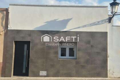 Chalet Adosado venta en Puebla de la Calzada, Badajoz. 