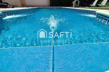 Chalet Adosado venta en Badajoz. 