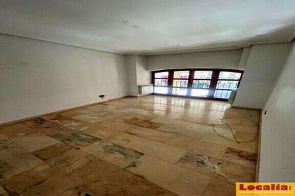 Flat for sale in Palencia. 