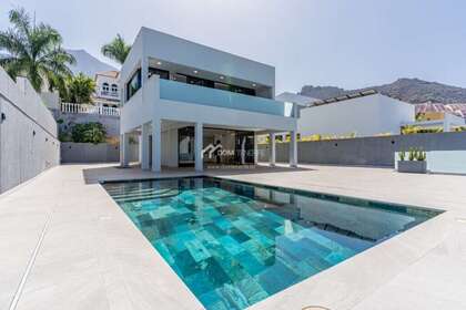 House for sale in Adeje, Santa Cruz de Tenerife, Tenerife. 