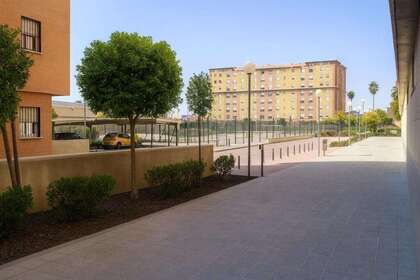 平 出售 进入 Sevilla. 