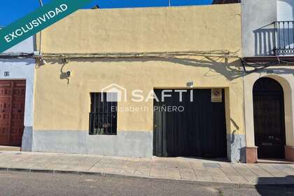 Obchodní prostory na prodej v Montijo, Badajoz. 