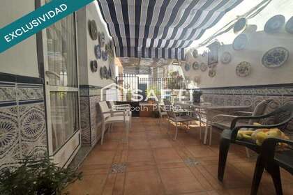 Řadový dům na prodej v Montijo, Badajoz. 