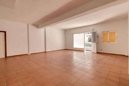 Commercial premise for sale in San luis de sabinillas, Málaga. 
