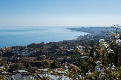 House for sale in Benalmádena, Málaga. 
