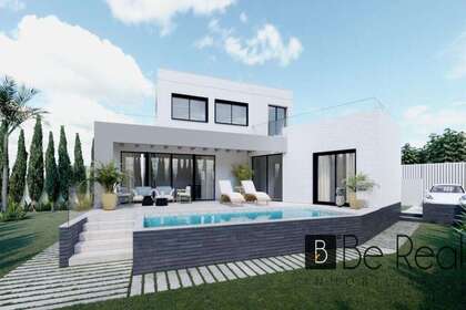 House for sale in Benalmádena, Málaga. 