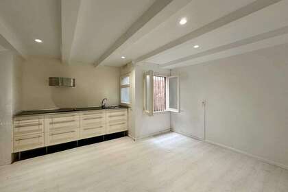 Commercial premise in Barcelona. 