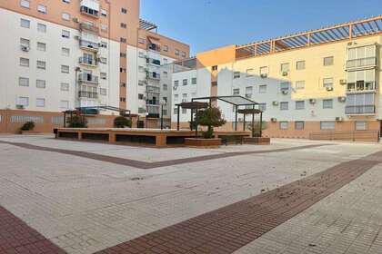 Flat for sale in Sevilla. 