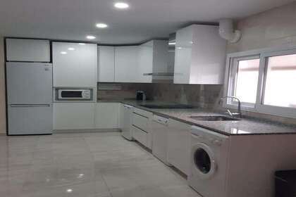 Flat for sale in Sevilla. 