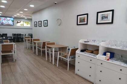 Commercial premise for sale in Sevilla. 