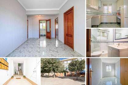 Flat for sale in Sevilla. 