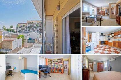 Flat for sale in Sevilla. 
