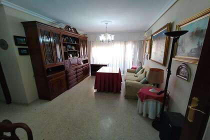 Flat for sale in Sevilla. 