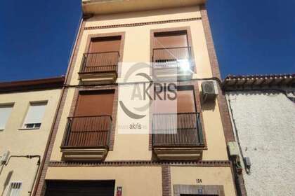 Duplex for sale in Venturada, Madrid. 