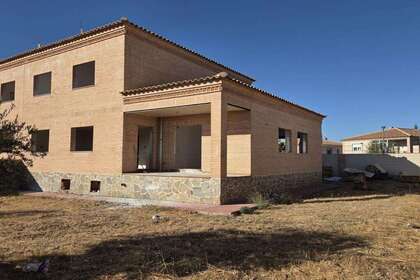 House for sale in Cobisa, Toledo. 
