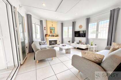 House for sale in Alicante/Alacant. 