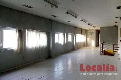 Local comercial venta en Torrelavega, Cantabria. 